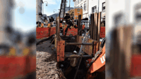 Schwerverletzter in Lichtentaler Straße – An Baustelle vor Penny-Markt in Baugrube schwer verletzt – Noch ein Einsatz: Gleitschirmflieger abgestürzt