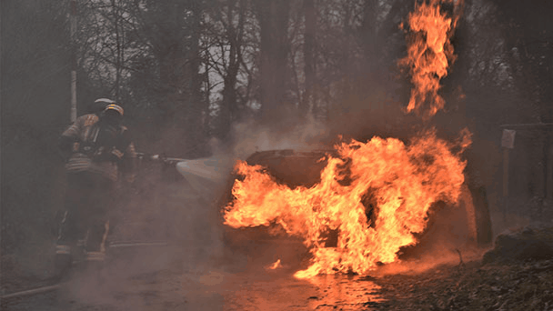 Brennendes Auto an der Wolfsschlucht – Insassen konnten sich retten