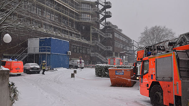 Feuer in Klinik Balg in Baden-Baden gelöscht – „Räumung des Aufwachraums“ – Feuerwehr und Rettungsdienst im Einsatz 