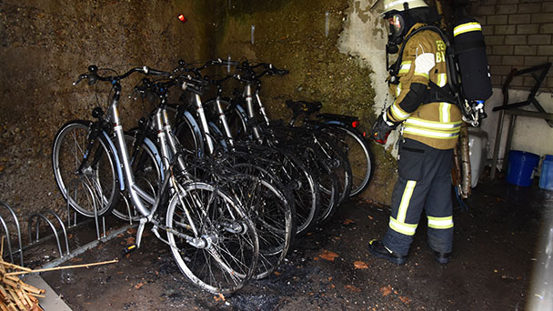 Feuer bei Baden-Badener Theodor-Heuss-Schule – Verkehrsbehinderungen in Rheinstraße 