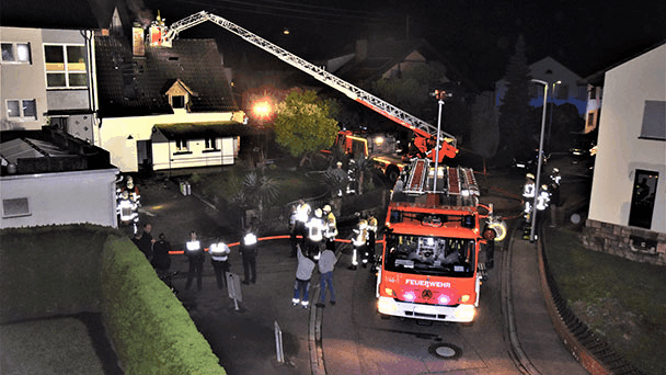 Noch keine Hinweise auf Brandursache in Haueneberstein – Gebäude in vergangener Nacht völlig zerstört Noch keine Hinweise auf Brandursache in Haueneberstein – Gebäude in vergangener Nacht völlig zerstört