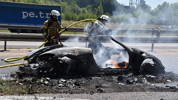 Porsche in Flammen – Autobahnausfahrt Baden-Baden Richtung Süden gesperrt