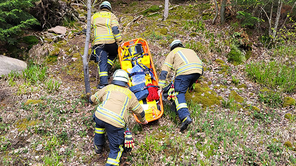 Serie von Gleitschirmflieger-Abstürzen in Baden-Baden – Rettungsaktion in unwegsamem Gelände Serie von Gleitschirmflieger-Abstürzen in Baden-Baden – Rettungsaktion in unwegsamem Gelände