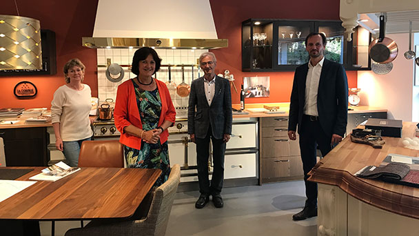 OB Mergen und GSE-Geschäftsführer Wieland zu Besuch bei Axthelm Küchen Creationen