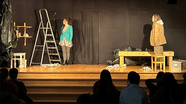 Warnung vor Drogen in Baden-Baden – Von Cannabis bis hin zur harten Droge Crystal – Weimarer Kulturexpress zu Gast an der Realschule