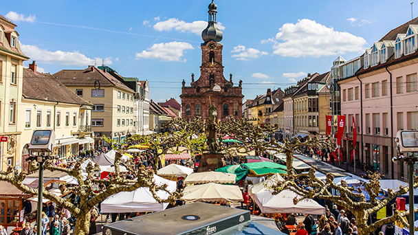 Frühlingsmarkt und verkaufsoffener Sonntag in Rastatt – Tagespauschale beim Parken 2,50 Euro
