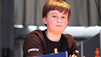 13-jähriger Wunderknabe Vincent Keymer gewinnt sensationell Grenke Chess Open - "Die große deutsche Nachwuchshoffnung im Schach lässt über 50 Großmeister hinter sich"