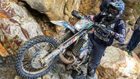 Baden-Badener Motorrad-Talent Kevin Gallas bei hartem Test in Südfrankreich – „Sieben Meter kopfüber in die Tiefe gestürzt“