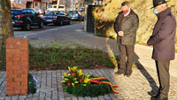 Rastatter OB Pütsch gedenkt Opfer des Pogroms von 1938  – Blumenkranz niedergelegt 