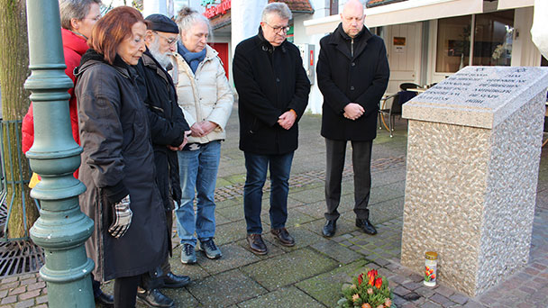 Bühl gedenkt Opfern des Nationalsozialismus – „Erinnerung an dunkles Kapitel“ 