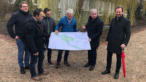 Bürgermeister Alexander Uhlig gibt Abschnitt des „Grünen Bands“ frei – Fußweg vom Wörthböschelpark bis zur Hubertusbrücke