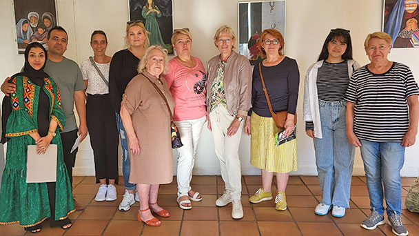 Afghanische Künstlerinnen in Baden-Baden – Zu Besuch bei der Ausstellung „Hope in Darkness“