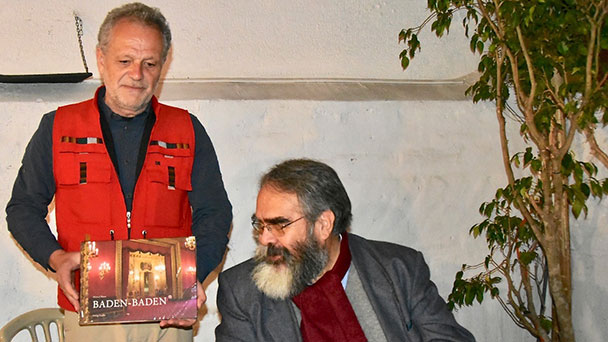 Baden-Badener Stadtrat Werner Henn in fernen Ländern – Mit Gastgeschenk in Ecuador