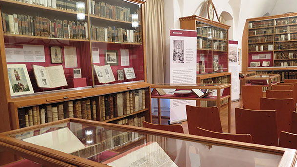 Am Sonntag in die Historische Bibliothek – Führung und Ausstellung „Warum in die Ferne schweifen? Reisende und Reiseziele in der Geschichte“