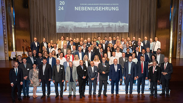 Feierlichkeiten für 195 IHK-Prüfer im Kurhaus Baden-Baden – „Ohne Prüferinnen und Prüfer wäre die Berufliche Bildung in Deutschland nicht durchführbar“ Feierlichkeiten für 195 IHK-Prüfer im Kurhaus Baden-Baden – „Ohne Prüferinnen und Prüfer wäre die Berufliche Bildung in Deutschland nicht durchführbar“