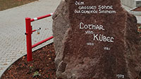 Rathaus setzt Anregung von Bürger um - Gedenkstein an Lothar von Kübel nun besser einsehbar