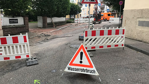 Erneut Wasserrohrbruch in Baden-Badener Stefanienstraße - 14 Tage Bauarbeiten