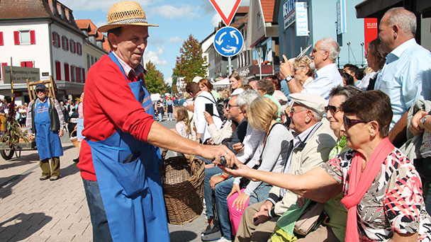 Zwetschgenfest setzt gesellschaftlichen Akzent - „Für eine Welt ohne Hunger“