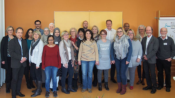 „Eltern helfen Eltern“ – 18 neue Interkulturelle Elternmentoren 