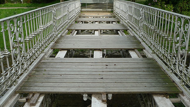 Kongressbrücke in Allee bleibt noch gesperrt – Tragende Holzbalken morsch