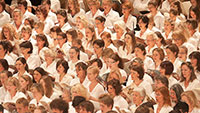 250 Sänger auf der Bühne des Festspielhauses Baden-Baden – Carmina Burana mit der Philharmonischen Jugendakademie 