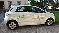 Auch Baden-Badener Rathaus setzt auf Elektro-Autos – Aufkleber: „Baden-Baden – ist klimafreundlich“