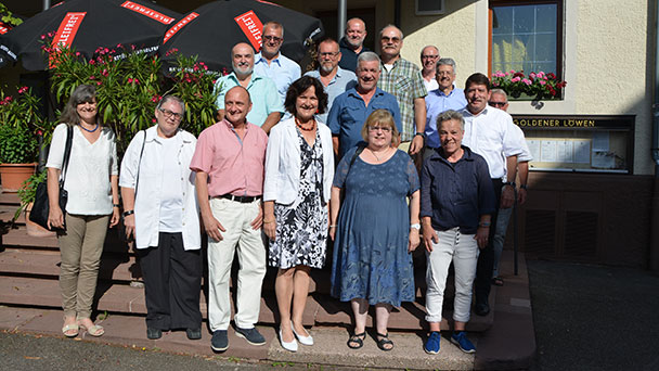 420 Dienstjahre im Baden-Badener Rathaus – OB Mergen feierte mit 12 Jubilaren