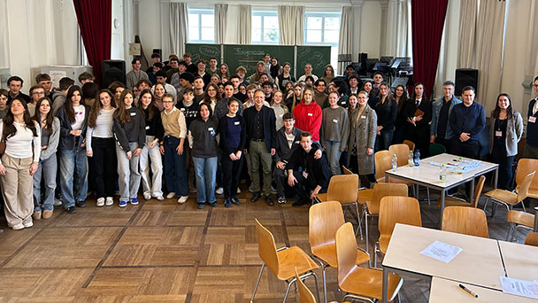 100 Jugendliche bei Jugendkonferenz in Baden-Baden – Fehlende Sporthallen und veraltete Infrastruktur 