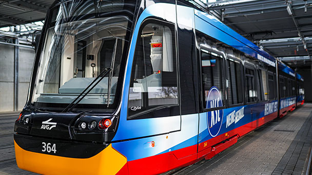 Karlsruhe mit neuer KSC-Straßenbahn – „Heimat ist, wo man auf den KSC abfährt!“