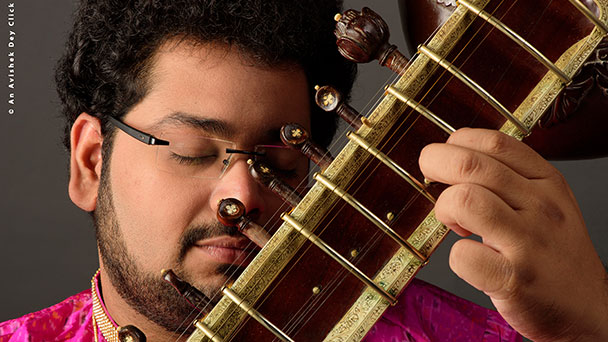 Indische Sitarist Kalyanjit Das in Baden-Baden – Samstag in der Spitalkirche in Baden-Baden