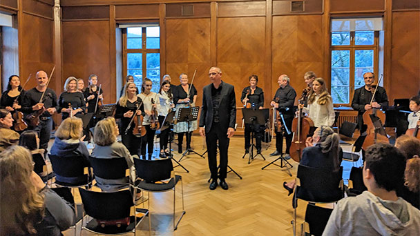 Musikanten im Baden-Badener Rathaus – Premiere des neuen Orchesters der Clara-Schumann-Musikschule