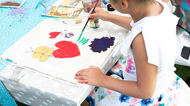 Seifenzauber und Wasserfarben im LA8 – Kinderzeit während Umbau im Museum LA8