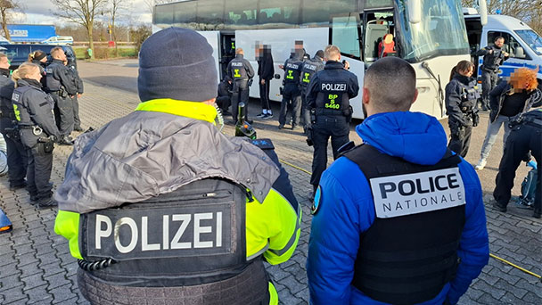 Polizeiaktion in Iffezheim wegen Champions League Spiel Stuttgart - Paris – Einsatzmaßnahmen auch an anderen Grenzübergängen