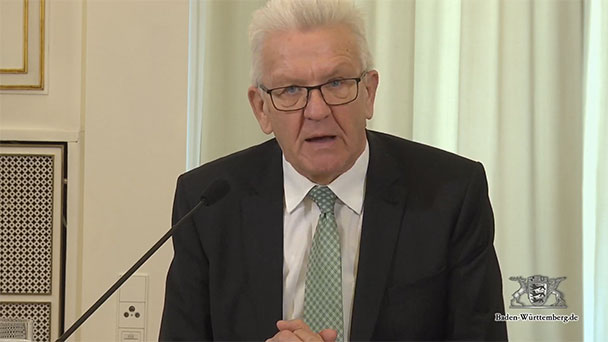 Sechs Zitate von Ministerpräsident Kretschmann zu weiteren Corona-Maßnahmen – VIDEO bei goodnews4.de – 4. Todesfall in Baden-Württemberg
