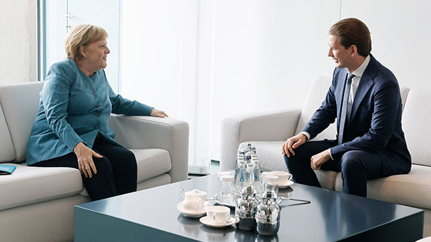 Bussi-Bussi-Gesellschaft in Wien – „Das stört den Arsch sicher am meisten..."