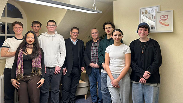 Ein Wunsch der Baden-Badener Jugendlichen erfüllt – „Orte, an denen konzentriert gearbeitet und gelernt werden kann“