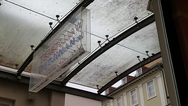 Leserbrief „Meine Meinung“ – „Schmutziger Gastroeimer am Eingang vom Gagarin“ – „Das verschmutzte Dach der Hamilton-Passage“ Leserbrief „Meine Meinung“ – „Schmutziger Gastroeimer am Eingang vom Gagarin“ – „Das verschmutzte Dach der Hamilton-Passage“