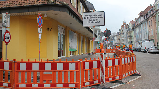 Leserbrief „Meine Meinung“ – „Wo bleibt da die städtische Verkehrsfürsorge?“ – Zurück – marsch, marsch! – ohne Schulkinder?