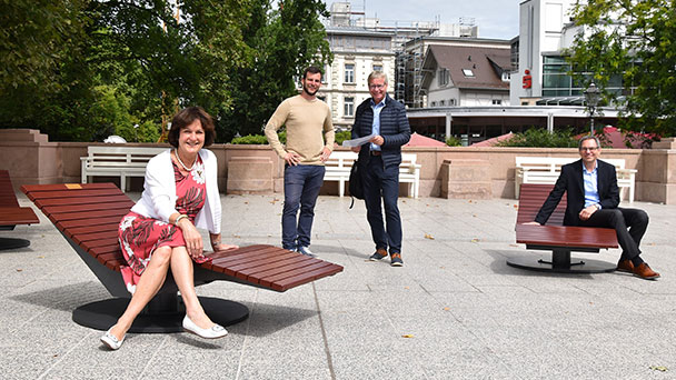 OB Mergen macht es sich gemütlich – Drei neue Liegen für Fieser-Brücke