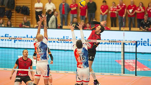 Bisons verlieren mit neuem Trainer – Großes Spiel gegen Frankfurt erst im dritten Satz