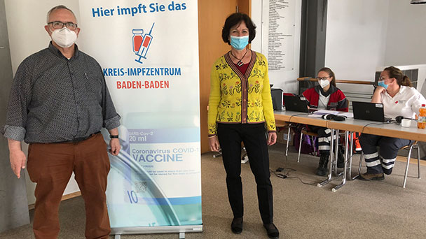 200 Zweitimpfungen in Haueneberstein – Mobiles Impfteam in Eberbachhalle