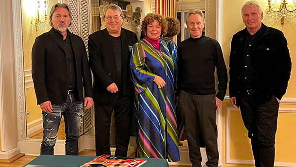 Badisches Selbstbewusstsein von Dieter Kersten – „Zeitalter der Künstlichen Intelligenz Made in Baden eingeläutet“ – Preisverleihung in Baden-Baden Badisches Selbstbewusstsein von Dieter Kersten – „Zeitalter der Künstlichen Intelligenz Made in Baden eingeläutet“ – Preisverleihung in Baden-Baden