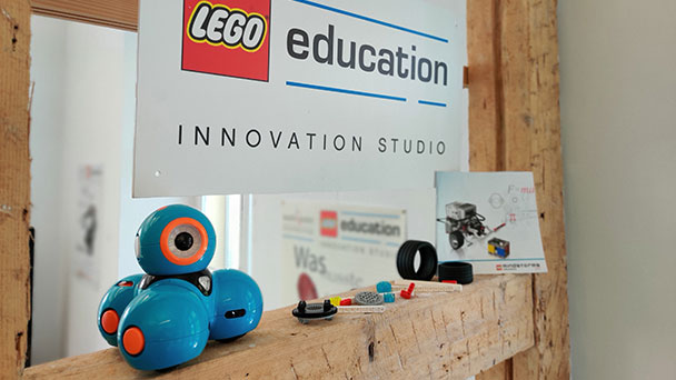 Philipp, Jerome und Moritz helfen in der Stadtbibliothek Baden-Baden – Spieletreff im Juli