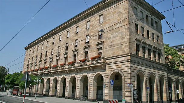Nackter Stadtrat in Mannheim sorgt für Aufregung – Einladung zur Swinger-Party ins Rathaus 