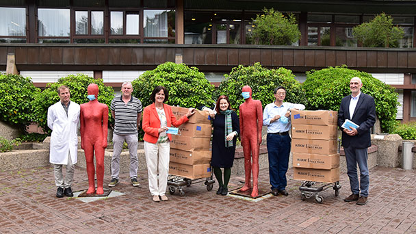 Nach Kliniken, Pflegeeinrichtungen und der „eigenen Belegschaft“ jetzt auch Masken für lokale Unternehmen