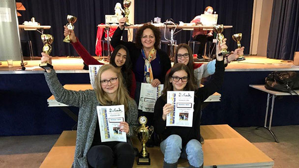 Baden-Badener Schachspielerin Antonia Ziegenfuß Spielerin des Jahres in der Altersklasse U 14 – Zwei Deutsche Vizemeisterinnen der OSG-Jugend