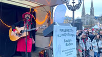 Kundgebung in Baden-Baden „Menschenrechte verteidigen“ – Sonntag am Augustaplatz