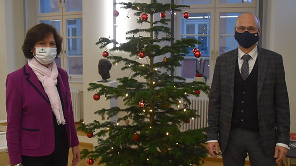 Neuer Landgerichtspräsident, der Tannenbaum und OB Mergen
