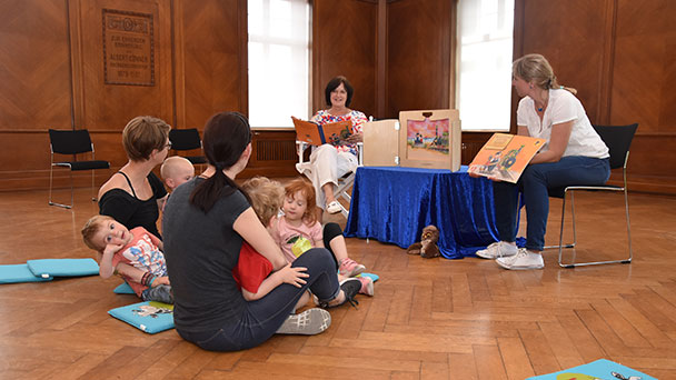 Vorlesung von OB Mergen – „Jim Knopf und Lukas der Lokomotivführer“ im Alten Ratssaal