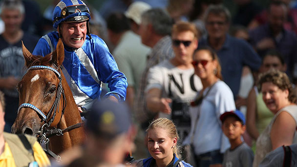 Starkes internationales Feld bei „Goldener Peitsche“ in Iffezheim - Alle Sieger seit 1867 eingraviert Starkes internationales Feld bei „Goldener Peitsche“ in Iffezheim - Alle Sieger seit 1867 eingraviert